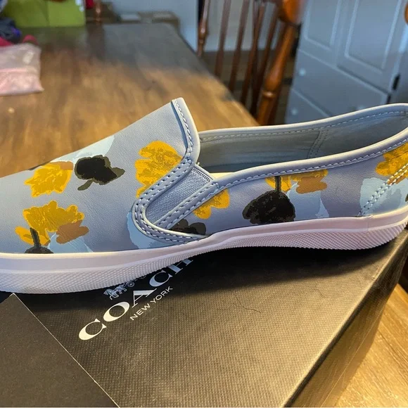 Coach Cornflower Blue Slip On Size 7.5 NIB - Picture 9 of 13